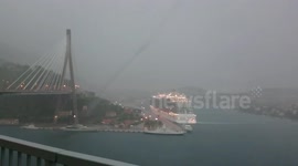 Lightning strikes Dubrovnik bridge
