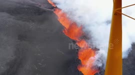 Flying Over Holuhraun Eruption. Iceland