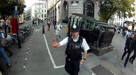 London cyclist corrects policeman