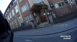 Taxi drives on pavement in Oxford