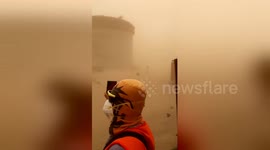 Sandstorm causes havoc among oil workers in Saudi Arabia