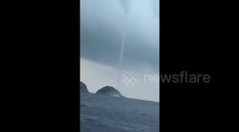 Incredible waterspout swirling on southern China seas