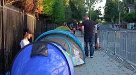 Federer fans begin queueing up for Wimbledon — three days early