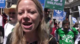 Siân Berry of Green Party join the March to mark #NHS 70 anniversary