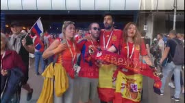Spanish and Russian fans in high voice ahead of game