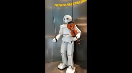 This robot is amazing at playing the violin