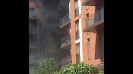 Big flat fire next to W Hampstead stn, growing fast https://t.co/558xBZHD5f