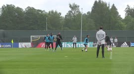 Loftus-Cheek nets during England training in front of Gareth Southgate