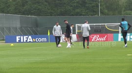 Gareth Southgate does keepy-uppys during England training