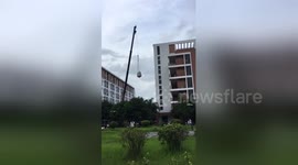 University rents crane to help students move into new dorms