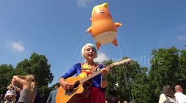 British woman sings obscene song about Trump outside Parliament