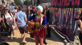 Talented Women Sings About Her Dislike Of Trump