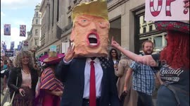 Giant Trump head spotted in London