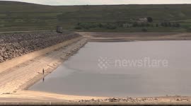 UK reservoir levels continue to drop as dry weather continues