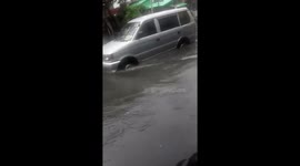 Heavy rain in Metro Manila causes severe flooding
