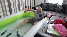 Girlfriend is livid at boyfriend's solution to UK heatwave