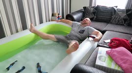 Girlfriend is livid at boyfriend's solution to UK heatwave