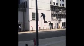 Inventor flies jet suit outside Selfridges where it’s selling for £340,000