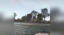 Newsflare Edit - There’s a fire in Skyline???? choppers getting water from our lake to help it slow down https://t.co/XZlmZVNKGu