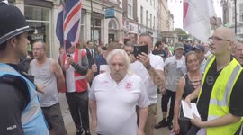 RUSHES: Skirmishes at English Defence League Rally in Worcester, UK