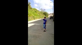 Cuando tus amigos no ayudan para la broma