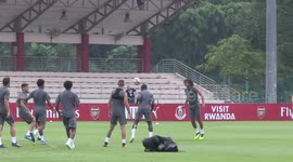 Arsenal players pull off epic keep-ball in training