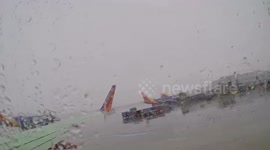 Southwest Airline - Deiceing Plane - Scariest Flight of my Life - Chicago Ice Storm