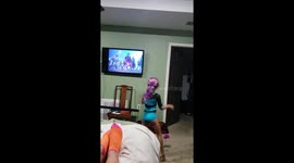 Little Girl Dances to Thriller