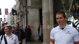 iPhone 6 queue in regents street