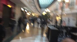 iphone 6 launch date : Chaos as customers run towards Apple store in Paris shopping centre