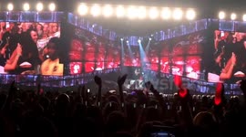 Harry Styles helps man propose to his girlfriend at One Direction concert