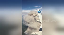 Passenger flying into California airport captures terrifyingly massive smoke cloud from Carr Fire