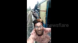 Teens take selfies doing risky stunts and steal mobile phone on Mumbai train