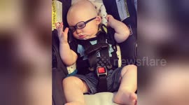 Newsflare Edit - Baby Finds Hands for First Time