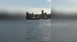 Newsflare Edit - Boat police chase on the river Thames after four jet skiers