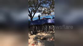 Hundreds of people stranded on Gili Islands beach after deadly Lombok earthquake
