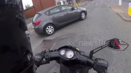 Idiot Car Driver on Roundabout (UK)