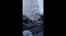 Fire destroys antique wooden home in Bangkok