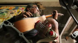 Indonesian artist creates amazing musical instrument from scrap metal