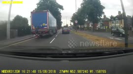 'You're asking for trouble!' Driver films 'idiot' UK cyclist tailgating HGV