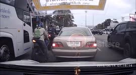 Moped rider jumps lights and gets clattered by waiting bikes