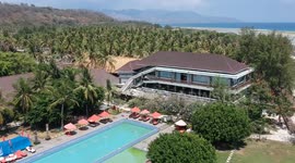 Drone footage after earthquake in the touristic island of Gili Trawangan shows trail of destruction, august 2018