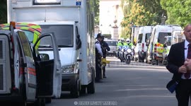 President Trump & Melania in London! - secret service Convoys & Helicopters!