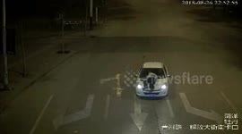 Drunk driver drags police on bonnet for 5km