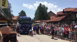 Incredible - 23tons truck pull for 25meters