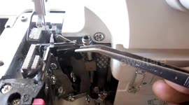 Overlok Janome 210D breaks the needle