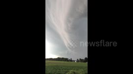 Large shelf cloud in Midwest