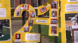People pay tribute to Princess Diana in London, 2018