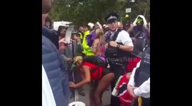 Policeman Focuses On Doing His Job As Woman Twerks On Him At Notting Hill Carnival