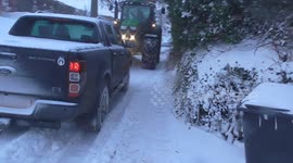 4x4 rescued by tractor in north Devon snow